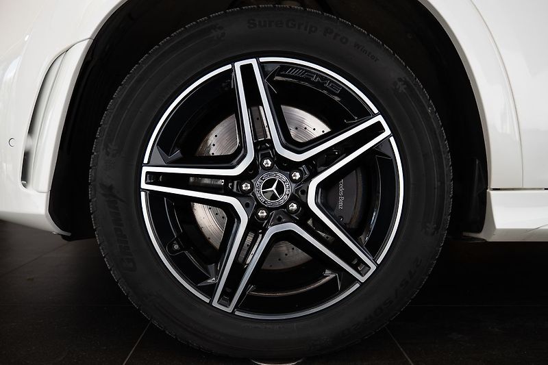 Mercedes-Benz GLE 400d 4MATIC Burmester/Vzduch/3 - fotka 20 z 22