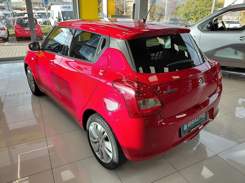 Suzuki Swift 1.2i 66KW 2018 - fotka 4 z 10