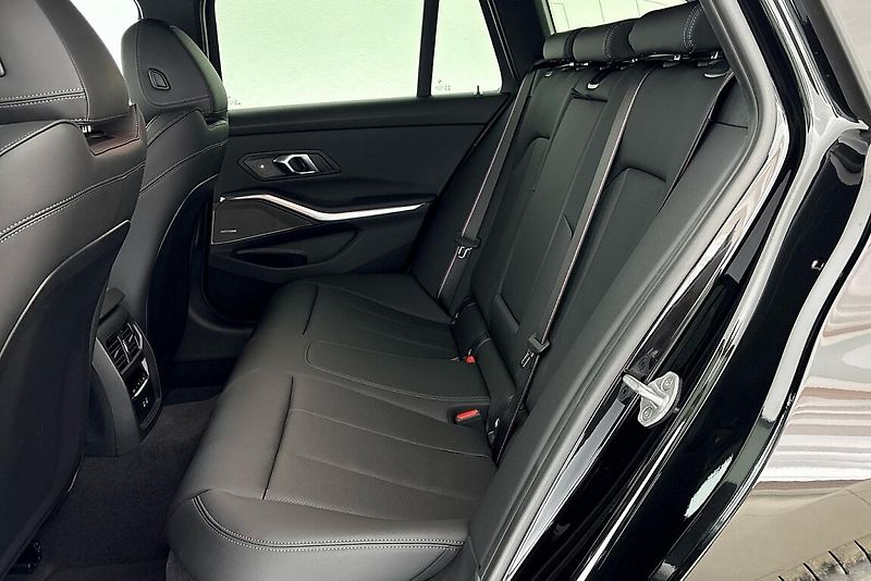 BMW Řada 3 řady 3 | 330d xDrive - fotka 8 z 28
