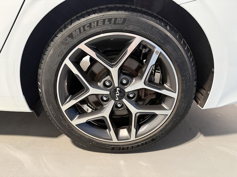 Kia Ceed 1.5 T-GDI 103kW Top SW DCT - fotka 14 z 14