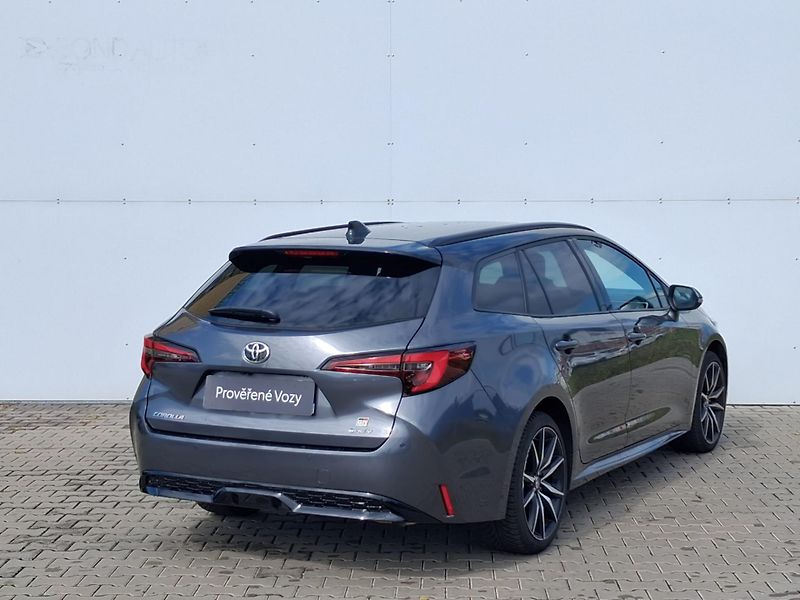 Toyota Corolla 1.8 HSD e-CVT GR Sport - fotka 2 z 24