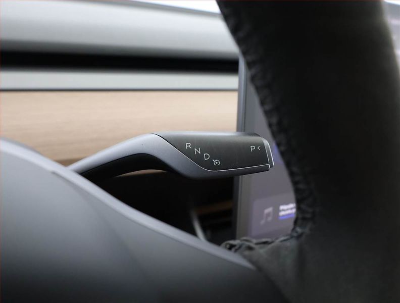 Tesla Model 3 (2019) Long Range 4WD 78kWh, SoH 85% - fotka 11 z 23
