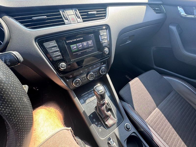 Škoda Octavia (2013) RS 2,0 TDI 135 KW DSG - fotka 28 z 47