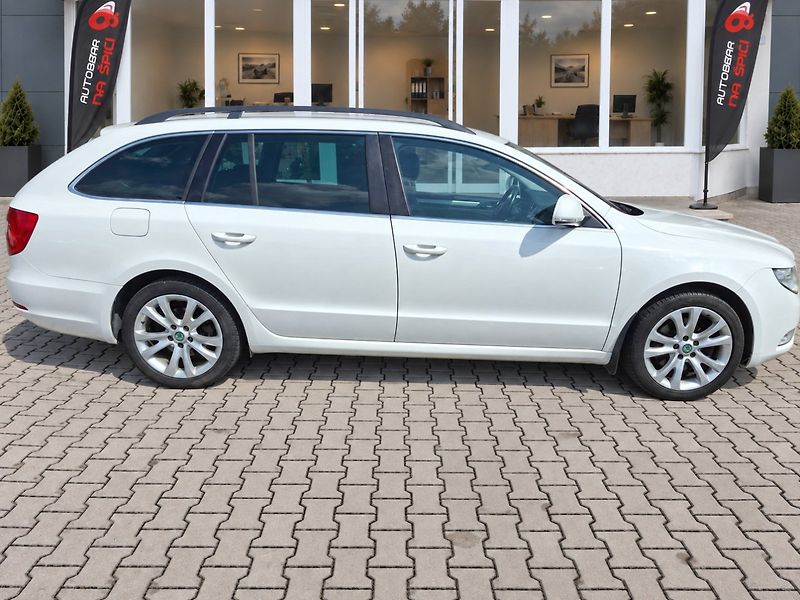 Škoda Superb (2012) 2.0TDI 125kW 6MAN 4X4 - fotka 9 z 27
