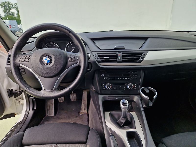 BMW X1 2.0i, 110kW, sDrive - fotka 9 z 32