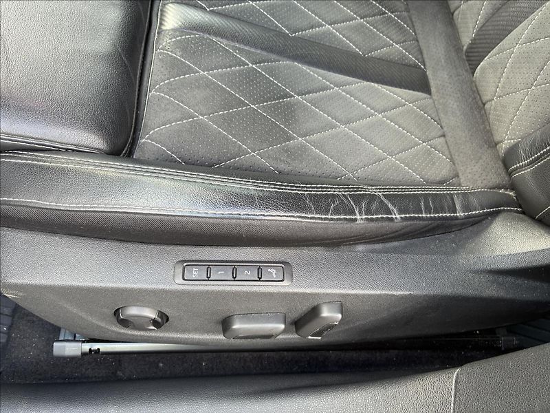 Škoda Octavia 2,0 RS,CHALLENGE,TAŽNÉ,KŮŽE - fotka 12 z 38