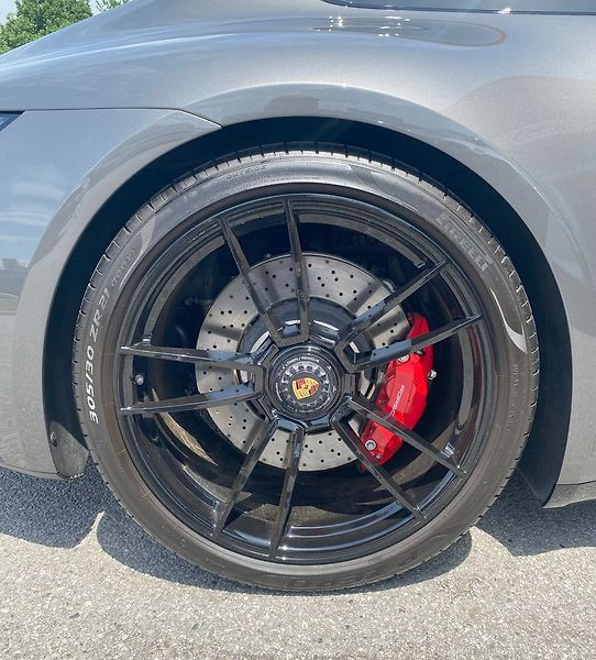Porsche 911 (2024) Carrera 4 GTS Panorama - fotka 31 z 32