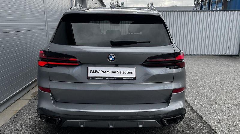 BMW X5 xDrive30d - fotka 8 z 12