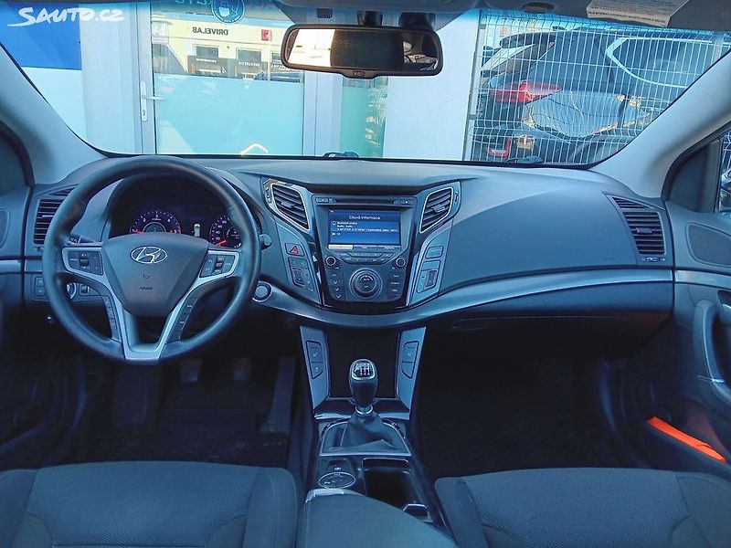 Hyundai i40 1.7 CDTI 100kW - fotka 10 z 34