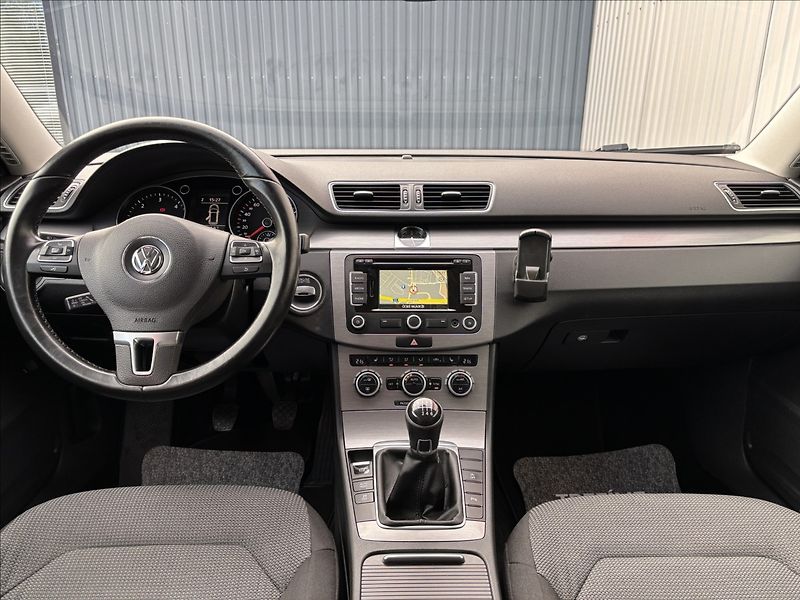Volkswagen Passat Var. 2.0 TDi Comfortline - fotka 10 z 13