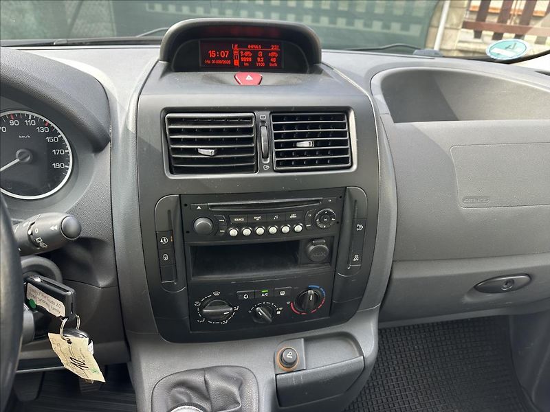 Fiat Scudo 2,0 JTD 8.MÍST - fotka 17 z 28