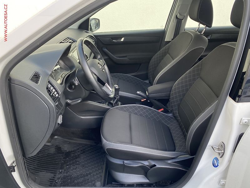 Škoda Fabia (2019) 1.0 TSi, ČR, Ambition, +kola - fotka 9 z 17