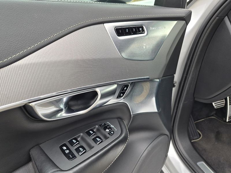 Volvo XC90 (2019) 2.0 /288kW - fotka 20 z 37
