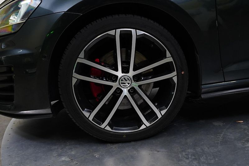 Volkswagen Golf - fotka 10 z 28