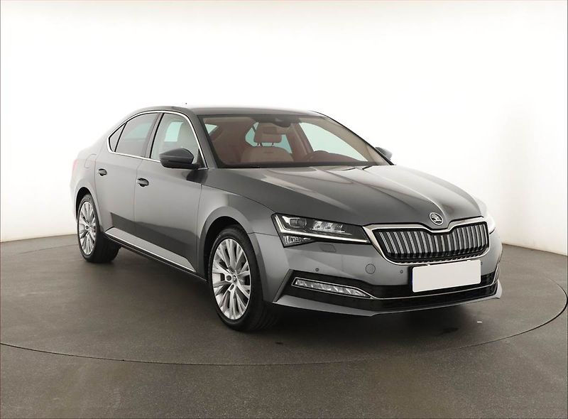 Škoda Superb (2022) Laurin&Klement iV 1.4 TSI PHEV - fotografie inzerátu