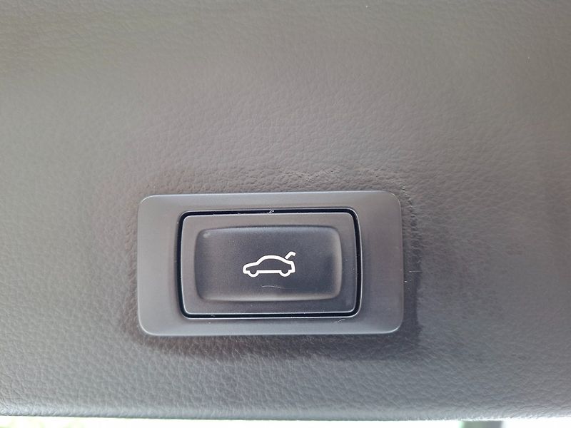 Audi A6 Allroad (2014) 3.0TDI 150kW S-TRONIC -VÝBAVA - fotka 41 z 47