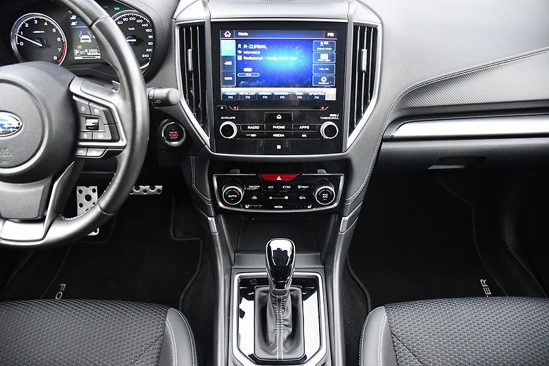 Subaru Forester e-BOXER ACC CARPLAY KAMERA - fotka 23 z 53