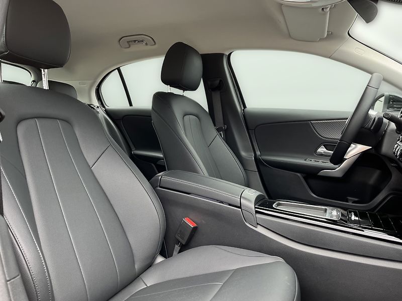 Mercedes-Benz Třídy A A-Třída 200 Progressive Line - fotka 16 z 21