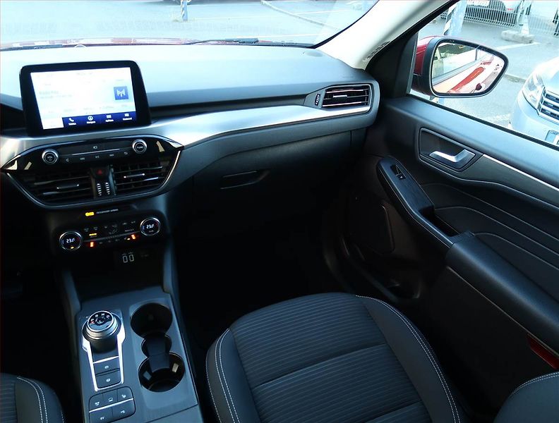 Ford Kuga (2022) Titanium 2.5 Plug-in Hybrid - fotka 8 z 23