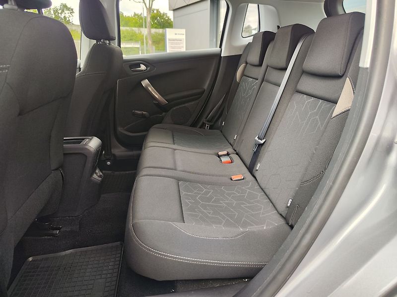 Peugeot 2008 1.2 PureTech/60kW Active - fotka 10 z 32