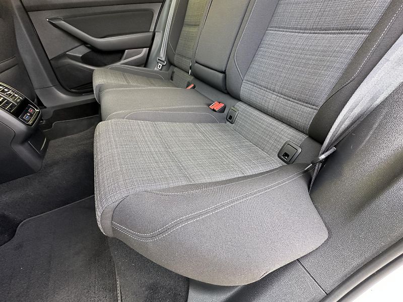 Volkswagen Passat (2020) 1.5TSI/110kW *DSG * LED*  - fotka 29 z 43