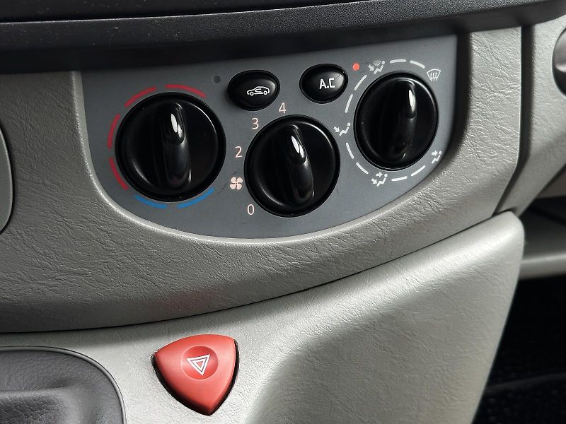 Renault Trafic 2.0dCi 90PS L1-H1 6RM CHLAĎÁK - fotka 25 z 28