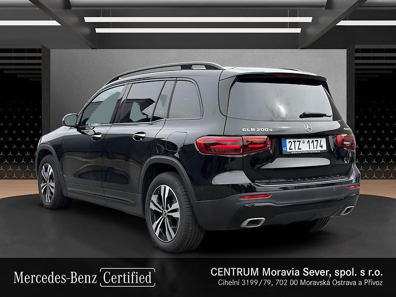 Mercedes-Benz GLB 200d 4MATIC - fotka 3 z 17