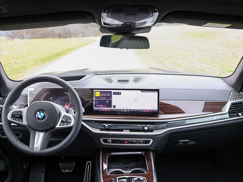 BMW X7 3,0 xDrive40d Mpacket - fotka 38 z 46