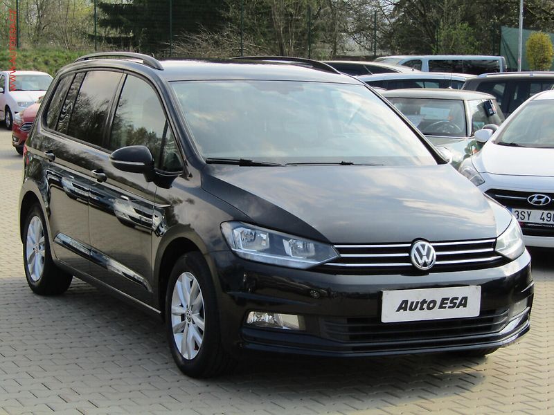 Volkswagen Touran (2016) 2.0 TDi, ČR, Klima - fotografie inzerátu
