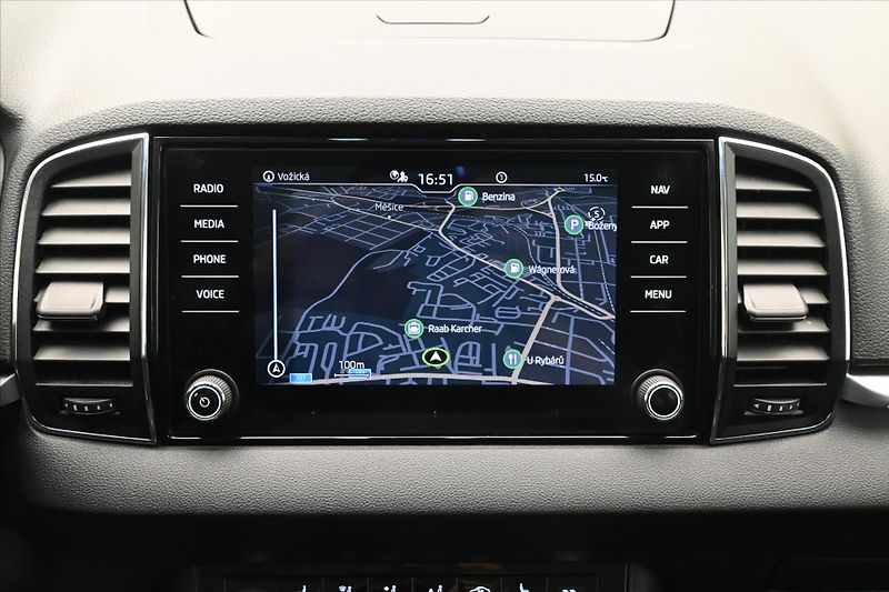 Škoda Karoq 2,0 TDI 110 kW DSG 4x4 TAŽNÉ Z - fotka 20 z 31