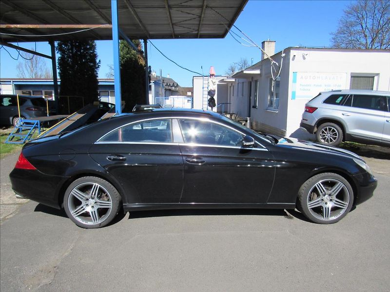 Mercedes-Benz CLS 3,0 320 CDi 7-GR-Tronic Elegan - fotka 8 z 30