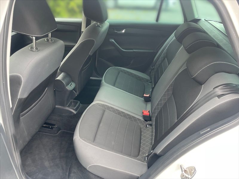 Škoda Fabia 1,0 TSI 70 Ambition - fotka 8 z 11