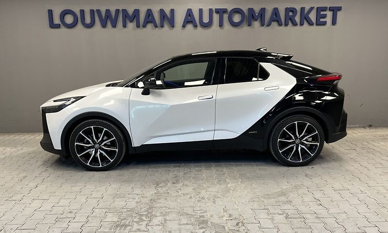 Toyota C-HR HYBRID AT AWD GR SPORT PREMIER - fotka 3 z 19