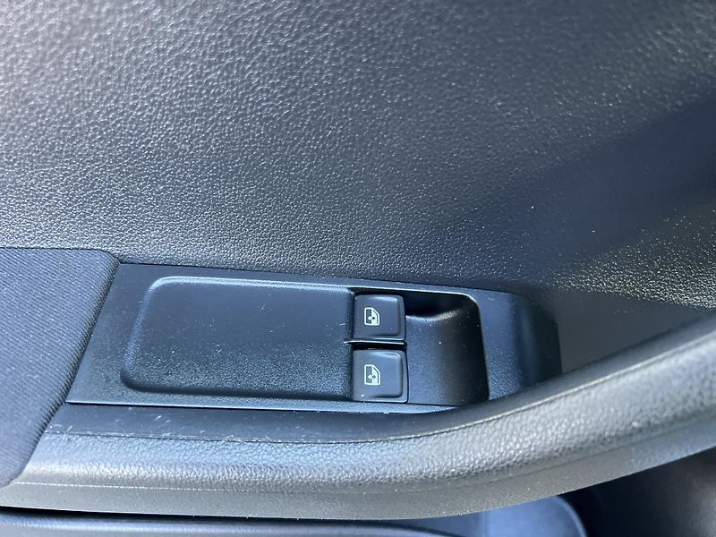 Škoda Fabia 1.2TSi 81kw KLIMA TEMPOMAT ALU - fotka 10 z 40