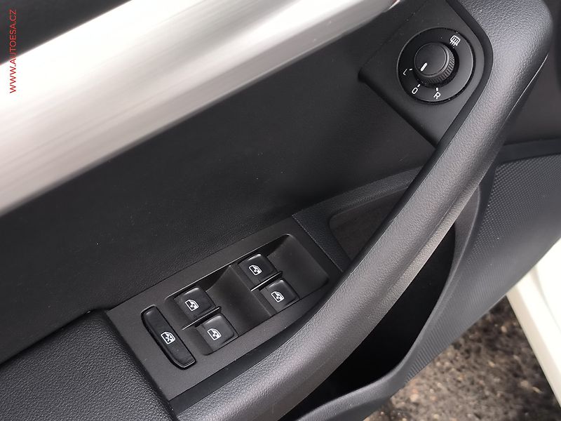 Škoda Octavia (2019) 1.6 TDi, ČR - fotka 18 z 20