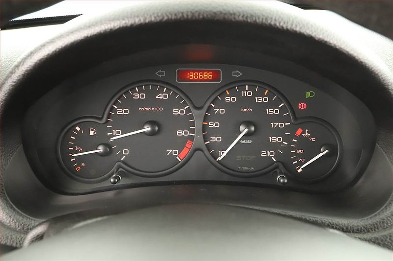 Peugeot 206 (2001) 1.4 i, po STK, v dobrém stavu - fotka 8 z 12