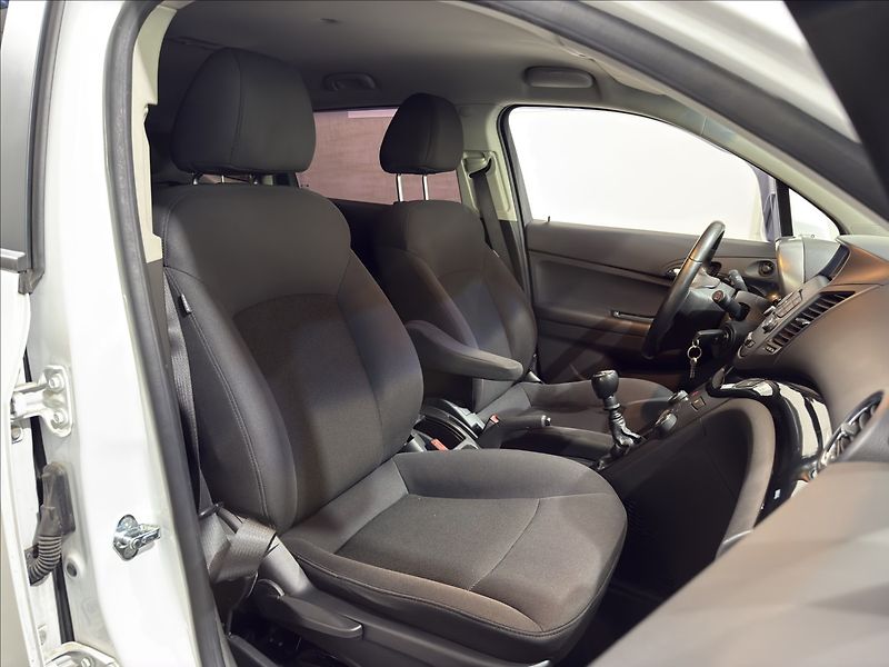 Chevrolet Orlando 1,8   i LT+ 7 MÍST AC TZ ČR TO - fotka 25 z 40