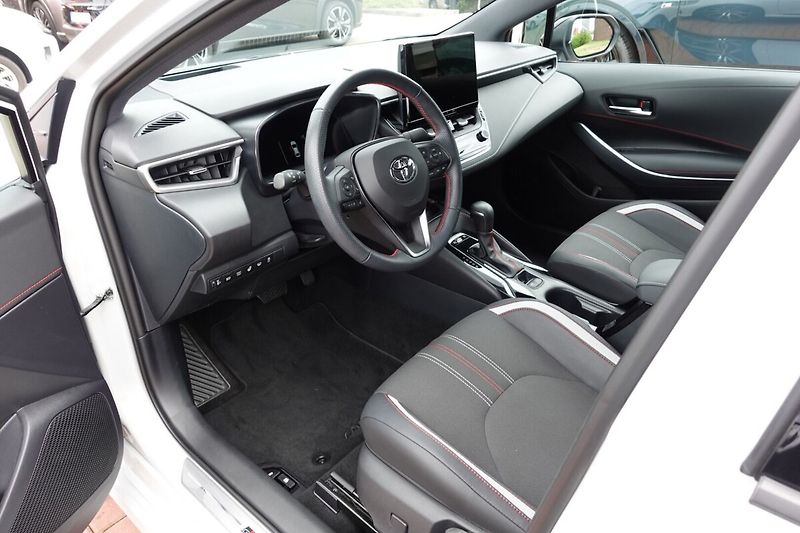 Toyota Corolla 1,8 HEV GR Sport Dynamic - fotka 11 z 31