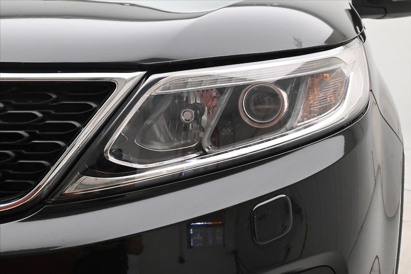 Kia Sorento 2,2 CRDI 145 kW AT 4x4 Navigac - fotka 28 z 30
