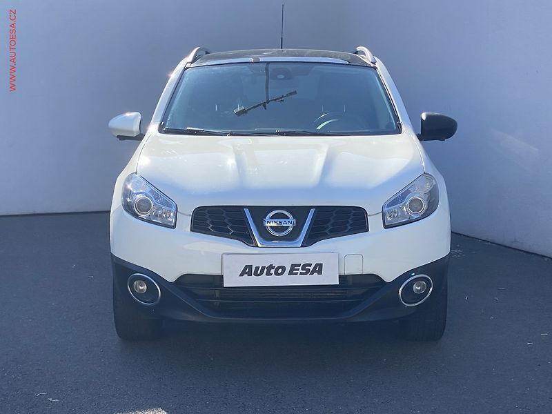 Nissan Qashqai (2012) 1.6dCi 4x4, 2.maj,ČR, AC, TZ - fotka 2 z 19