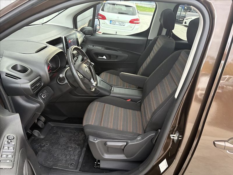 Opel Combo 1,2 i 81 KW LIFE PANORAMA CZ - fotka 16 z 30
