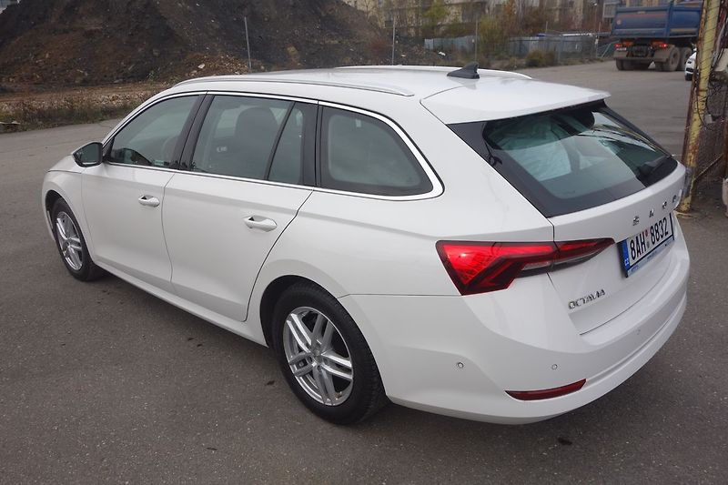 Škoda Octavia 2,0TDi 85kW Style !Koup v ČR! - fotka 8 z 36