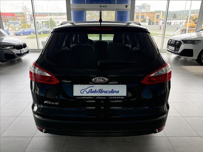 Ford Focus 1,6   TDCi 70kW,TREND,SERVISKA - fotka 5 z 17
