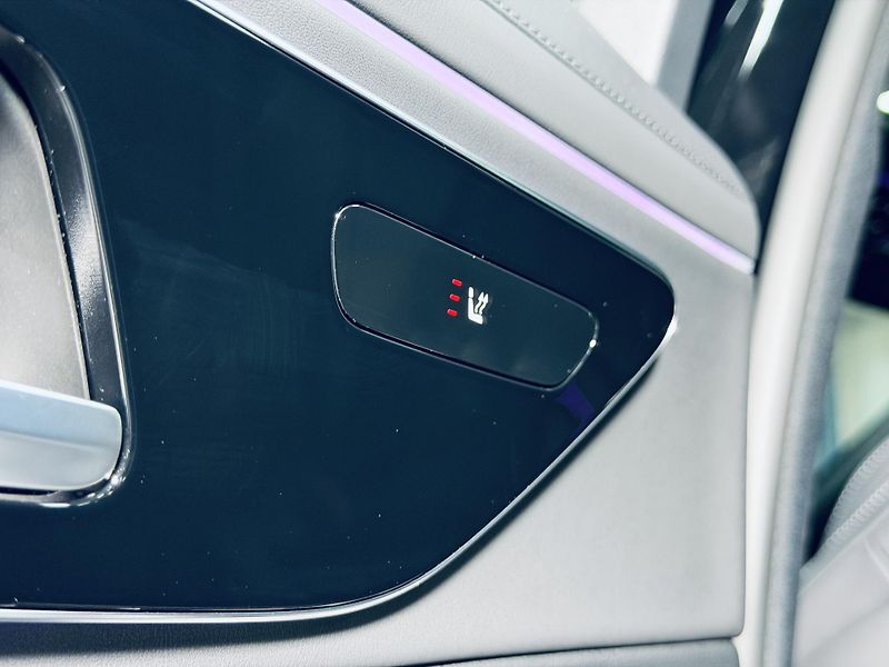 Mercedes-Benz Třídy E (2024) AMG*4M*AIR*ZÁR*NEZ.TOP*NAT.NAP - fotka 34 z 43