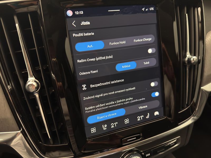 Volvo V90 T8 AWD RECHARGE ULTRA - fotka 42 z 53