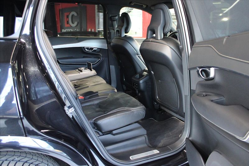 Volvo XC90 B5 AWD R Design PilotAssist/DP - fotka 25 z 32