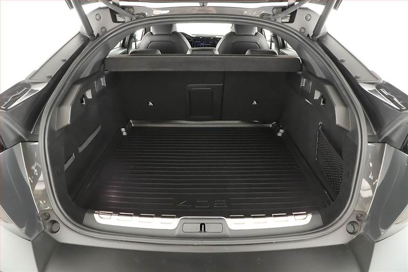 Peugeot 408 (2023) Hybrid 225 - fotka 19 z 21