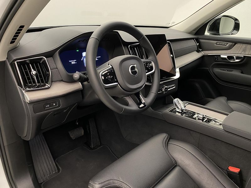 Volvo XC90 T8 AWD RECHARGE DARK REZERVACE - fotka 4 z 67