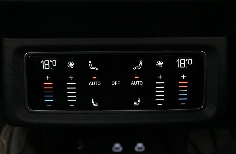 Audi Q8 e-tron 55 Q SoH 92% 360k HuD Pano. - fotka 21 z 25