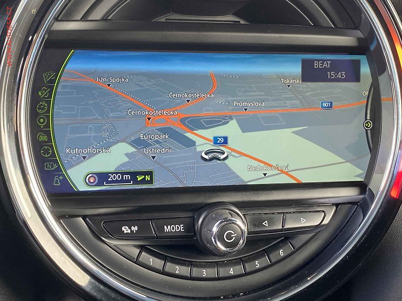 Mini Cooper (2014) 1.5T, LED, navi, kůže - fotka 16 z 19